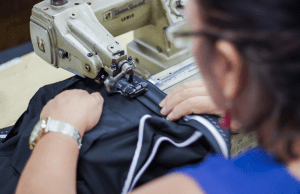 5 principales tipos de costura en uniformes corporativos